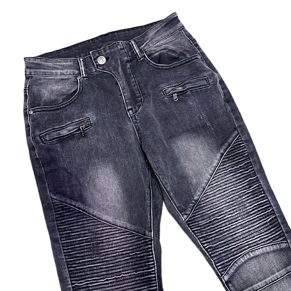 Jeanswear Women’s 2 Black Jeans Chinese Tag